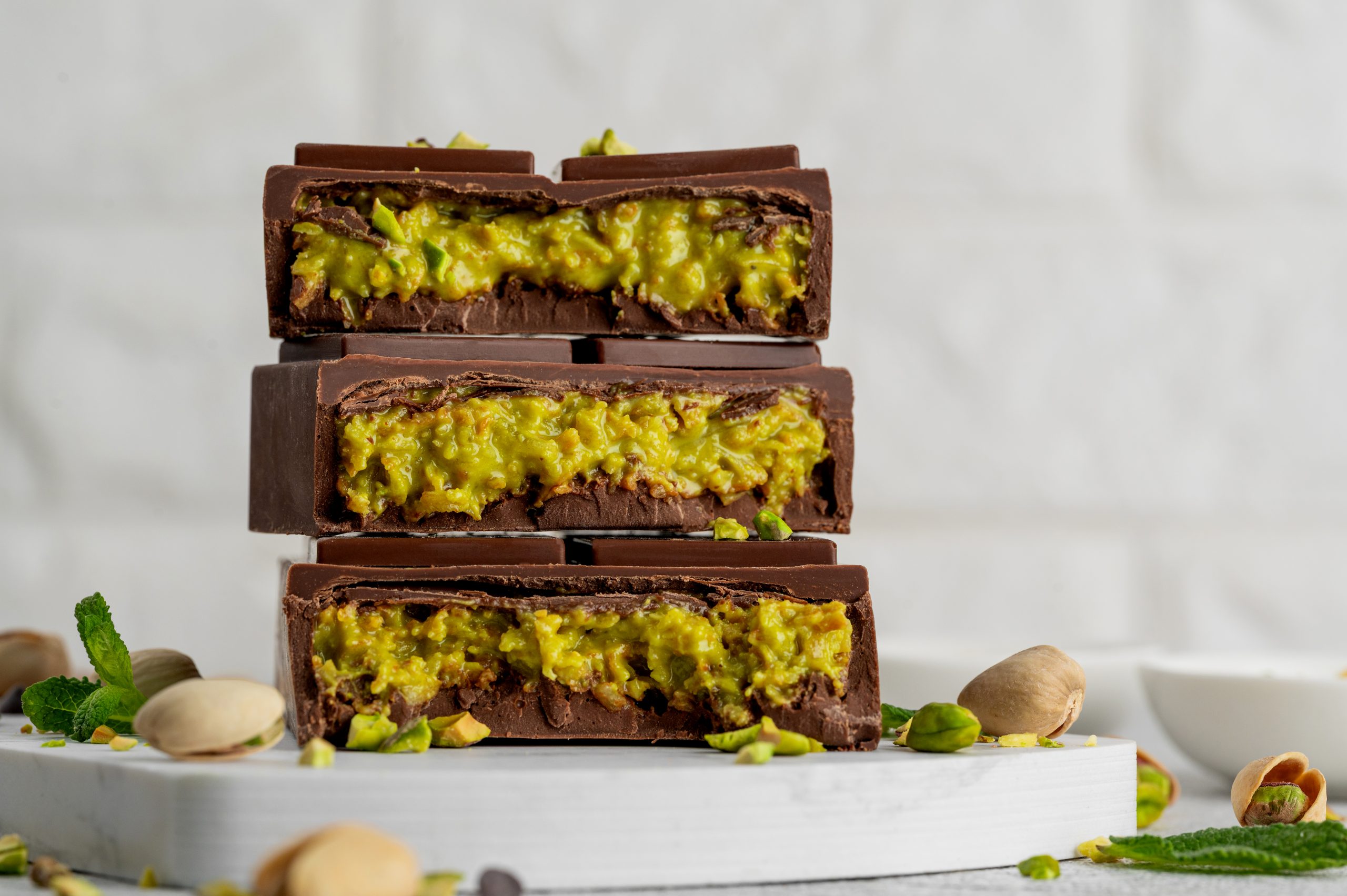 Chocolate bar filled with pistachio cream